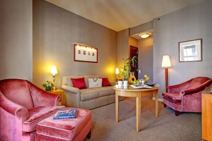 Room 33 of 44