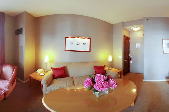 Room 29 of 44